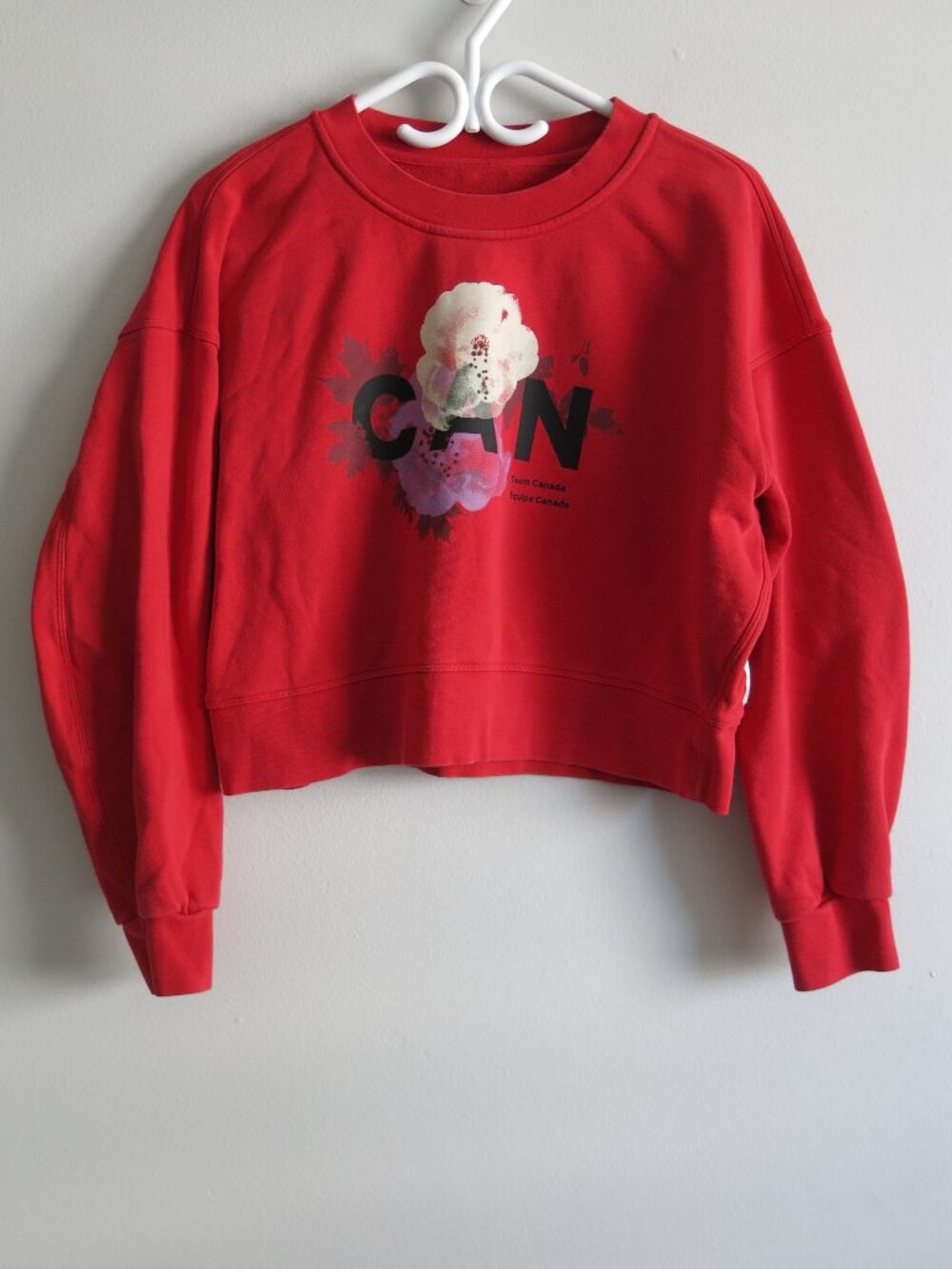 Lululemon Athletica Team Canada Olympic Oversized Cropped Sweatshirt - Size 6?